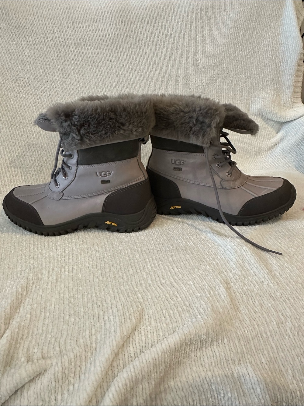 UGG Gray Lace-Up Shearling-Trim Winter Boots Size 11